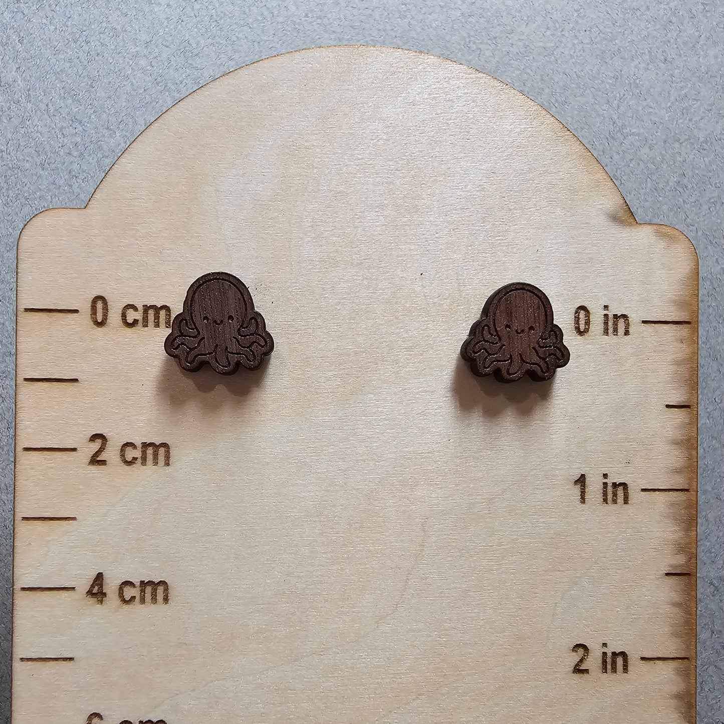 Octopus Walnut Stud